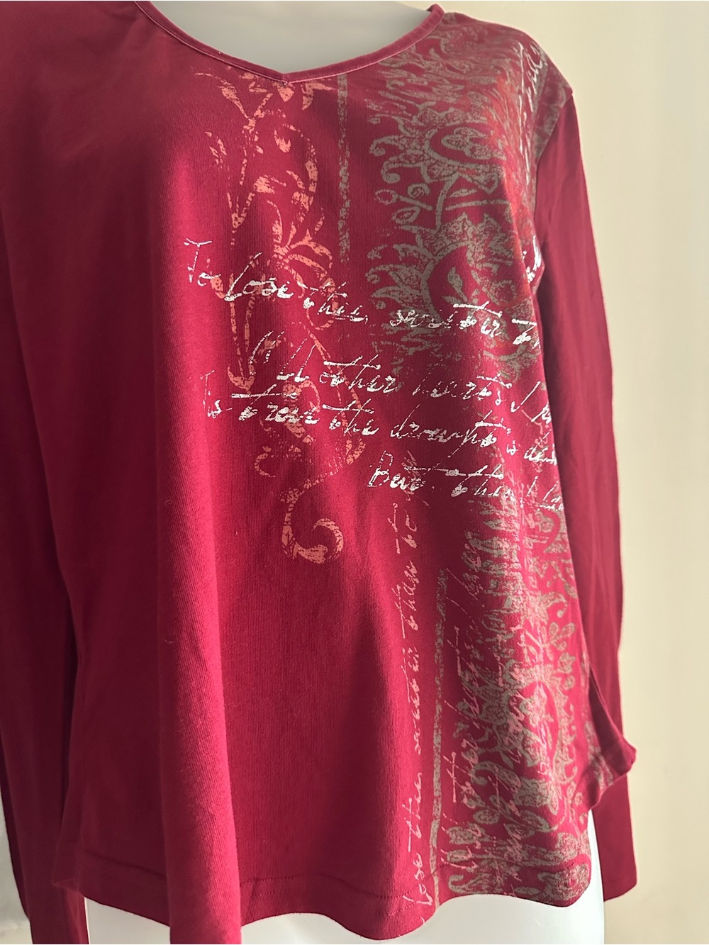 Gloria Vanderbilt NWT Red Graphic Top XL 100% Cotton Flared Cuff